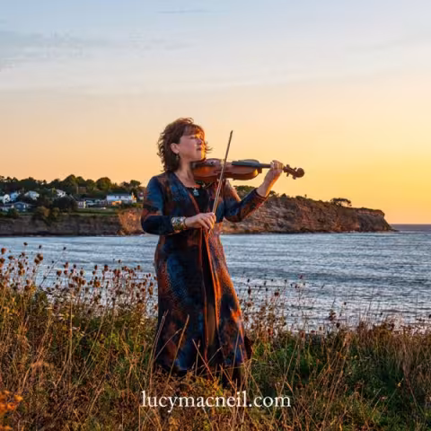 Lucy MacNeil